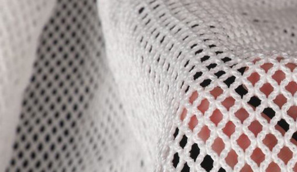 UV resistant UHMWPE mesh