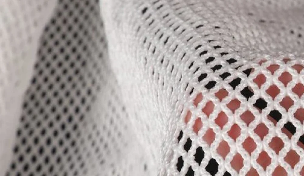 UV resistant UHMWPE mesh